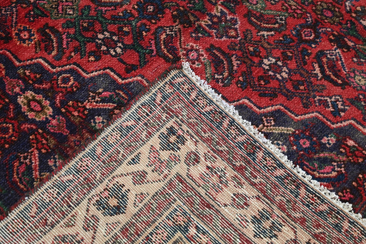 Large rug 6' 9" x 9' 8"