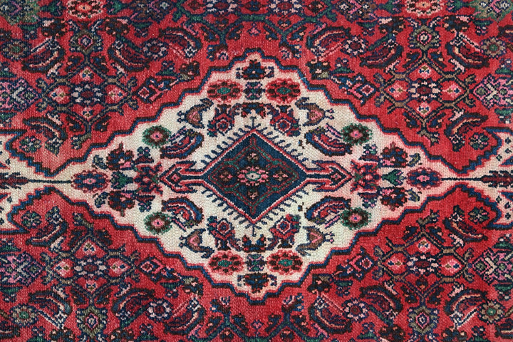Large rug 6' 9" x 9' 8"