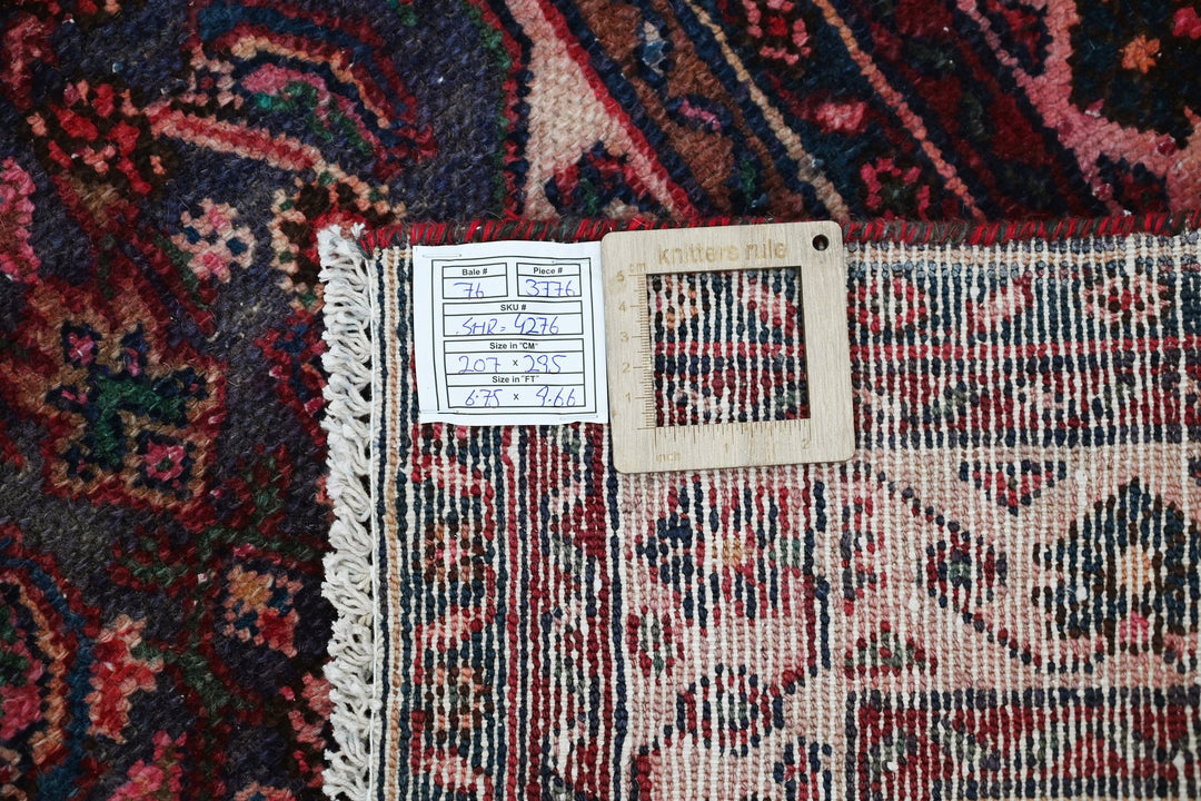 Large rug 6' 9" x 9' 8"