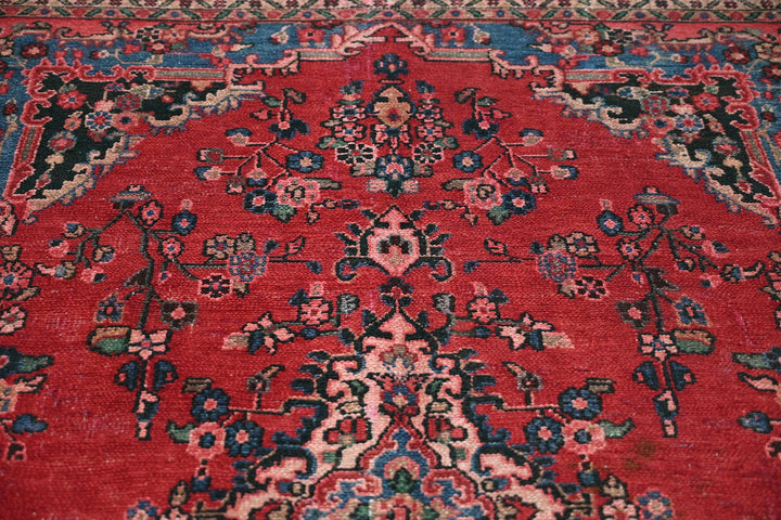 Large rug 6' 9" x 9' 10"
