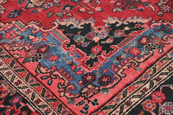 Large rug 6' 9" x 9' 10"