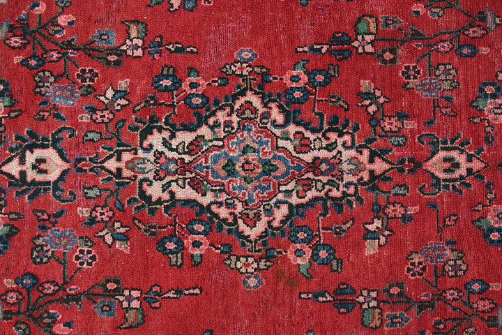 Large rug 6' 9" x 9' 10"