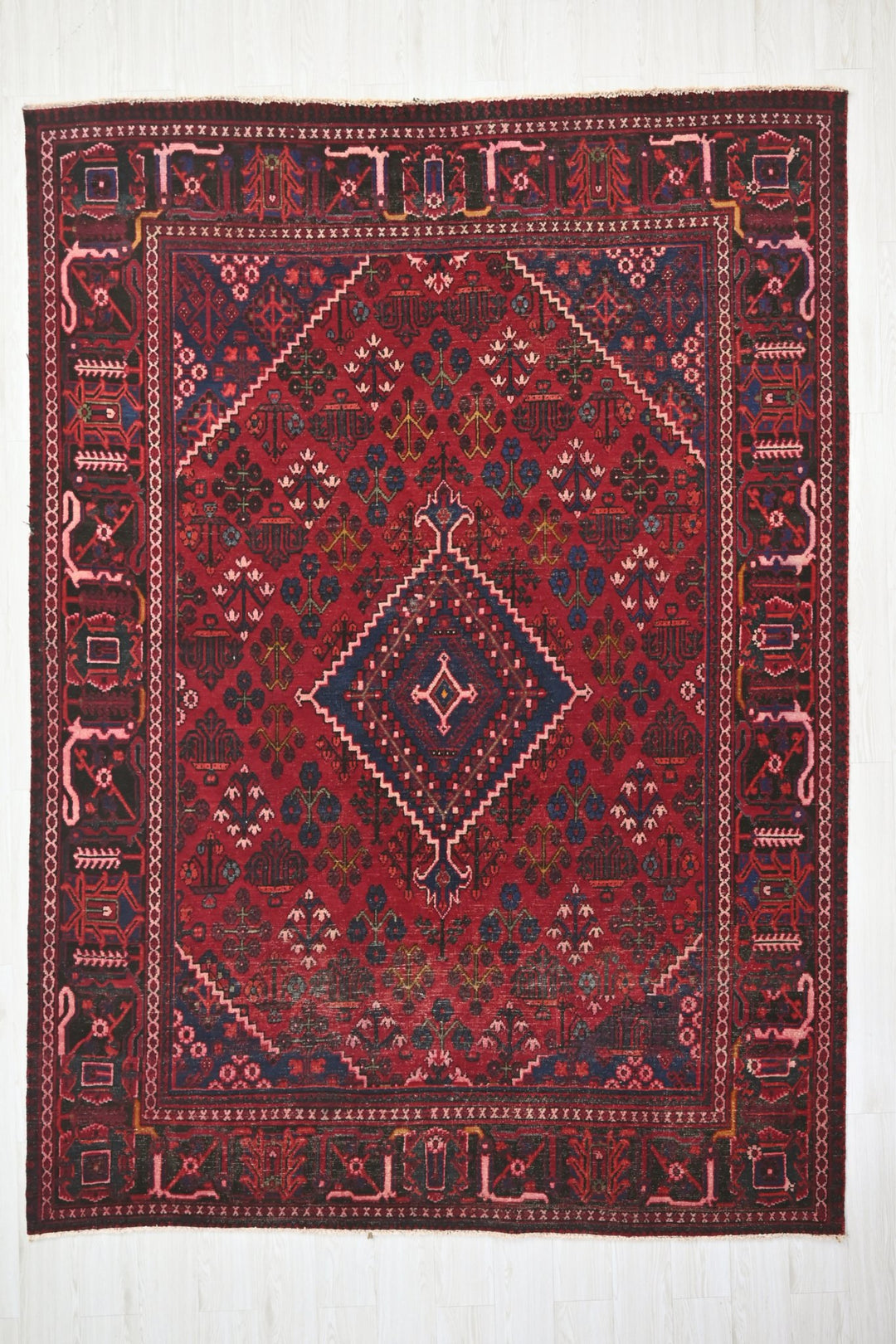 Large rug 7' 0" x 9' 8"
