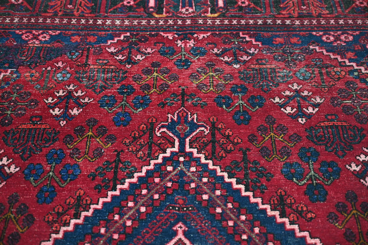 Large rug 7' 0" x 9' 8"