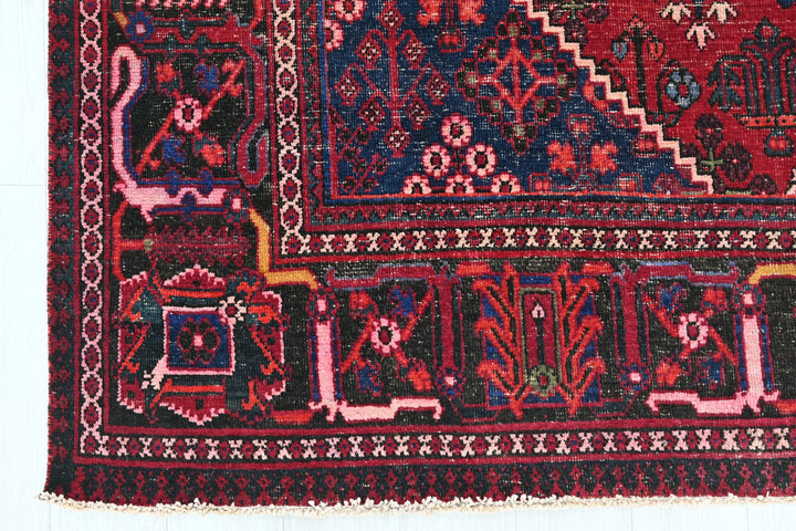 Large rug 7' 0" x 9' 8"