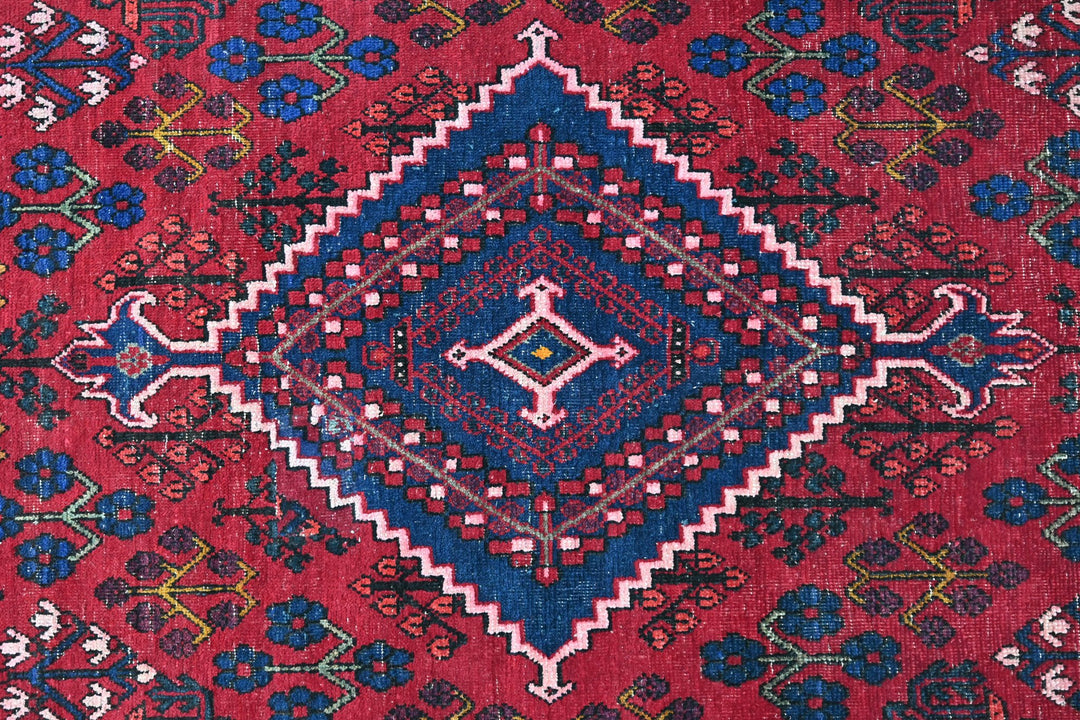 Large rug 7' 0" x 9' 8"