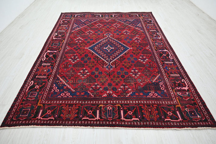 Large rug 7' 0" x 9' 8"