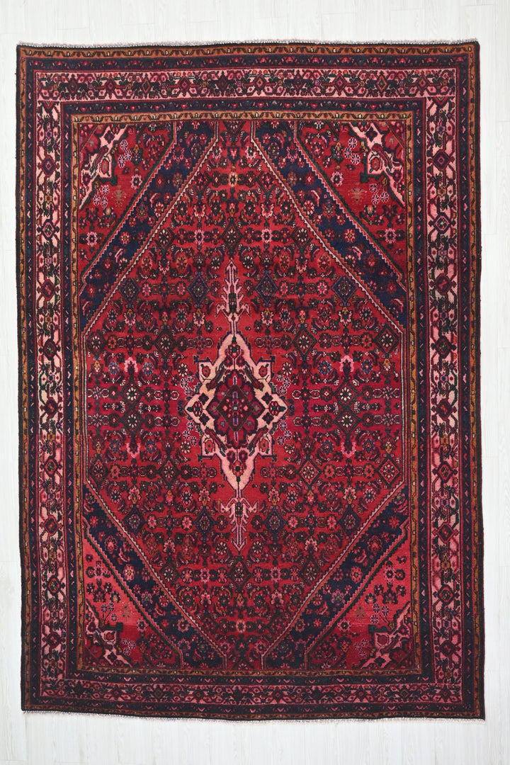 Large rug 7' 1" x 9' 5"