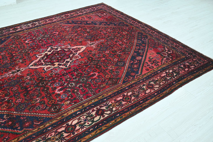 Large rug 7' 1" x 9' 5"