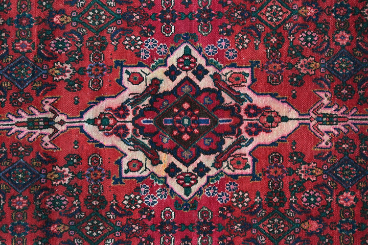 Large rug 7' 1" x 9' 5"