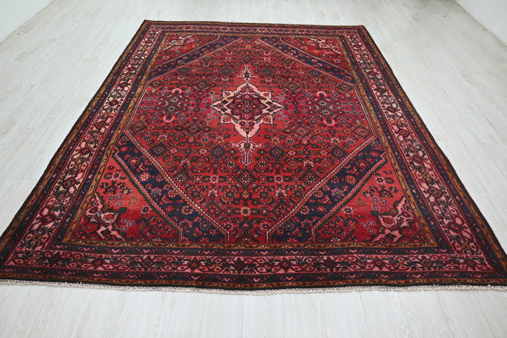 Large rug 7' 1" x 9' 5"