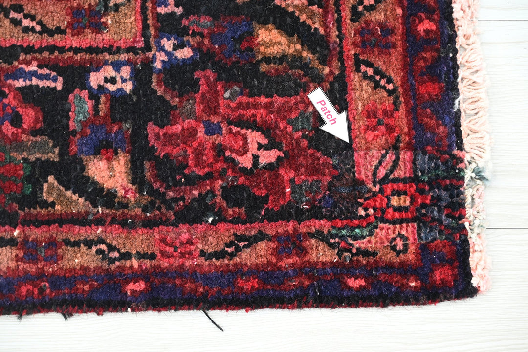 Large rug 6' 9" x 9' 8"