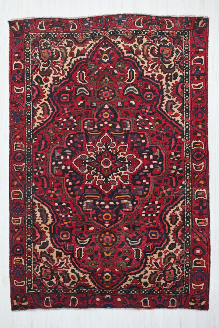 red Medium rug 6' 0" x 9' 0"