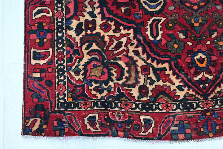 red Medium rug 6' 0" x 9' 0"