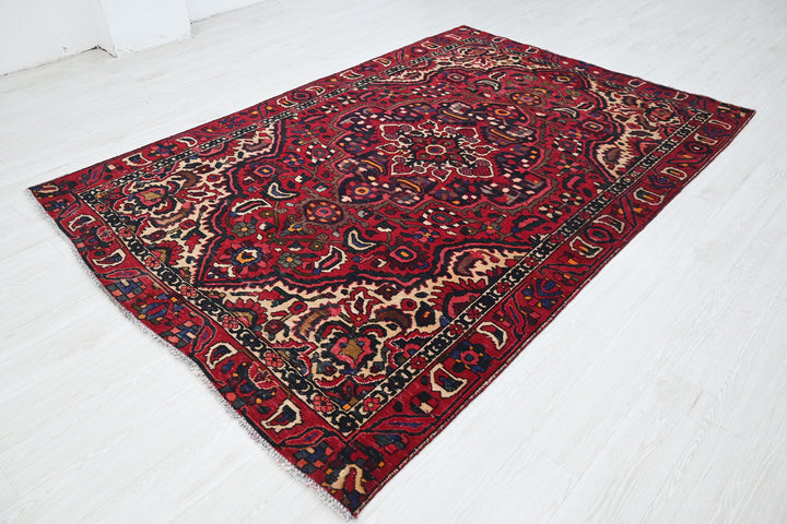 red Medium rug 6' 0" x 9' 0"