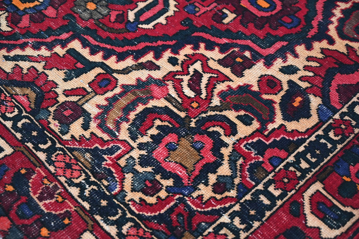 red Medium rug 6' 0" x 9' 0"