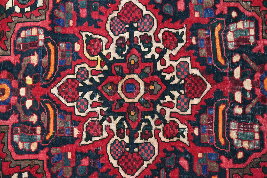 red Medium rug 6' 0" x 9' 0"