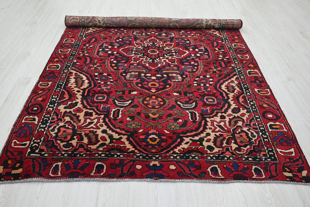 red Medium rug 6' 0" x 9' 0"