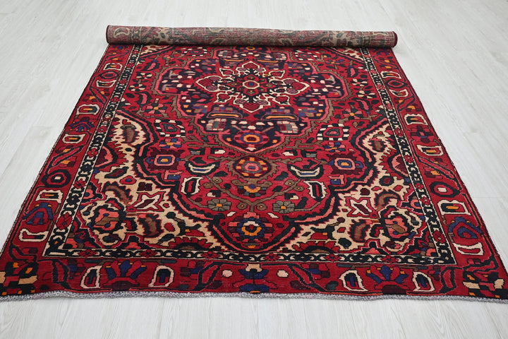 red Medium rug 6' 0" x 9' 0"
