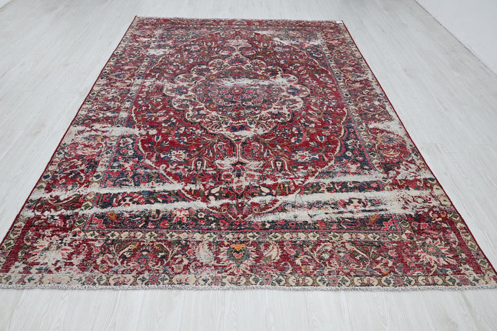 red Large rug 6' 8" x 9' 10"