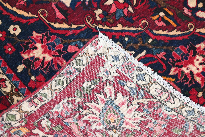 red Large rug 6' 8" x 9' 10"