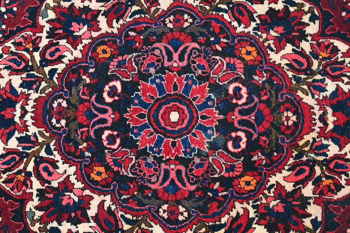 red Large rug 6' 8" x 9' 10"