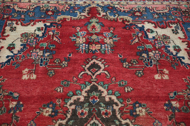 red Medium rug 5' 8" x 9' 1"