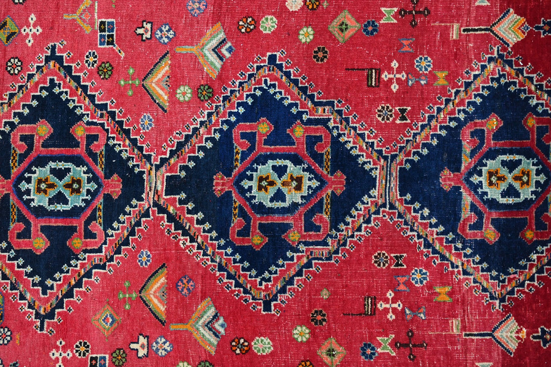 red Medium rug 6' 5" x 9' 4"