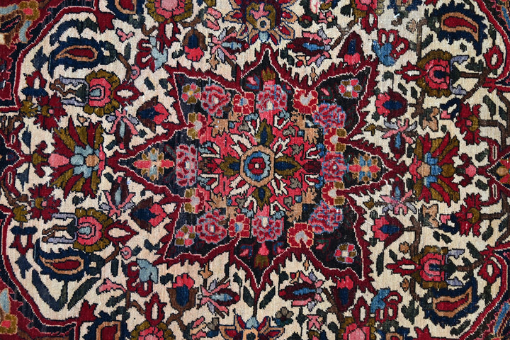red Large rug 6' 11" x 10' 7"