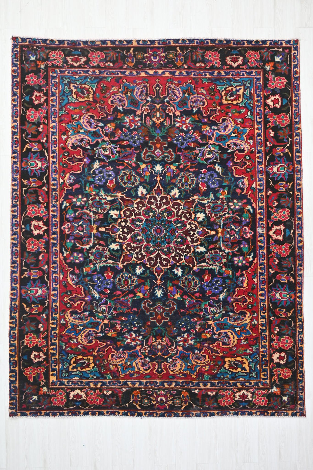 blue Large rug 6' 11" x 9' 0"