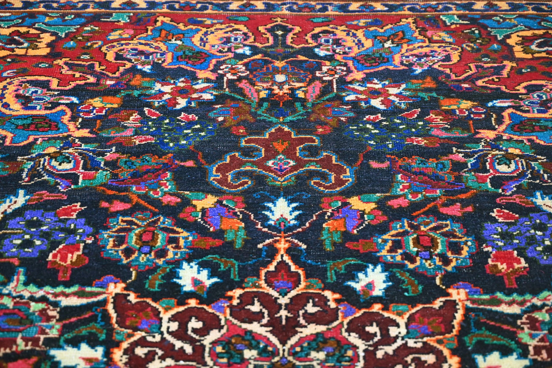 blue Large rug 6' 11" x 9' 0"
