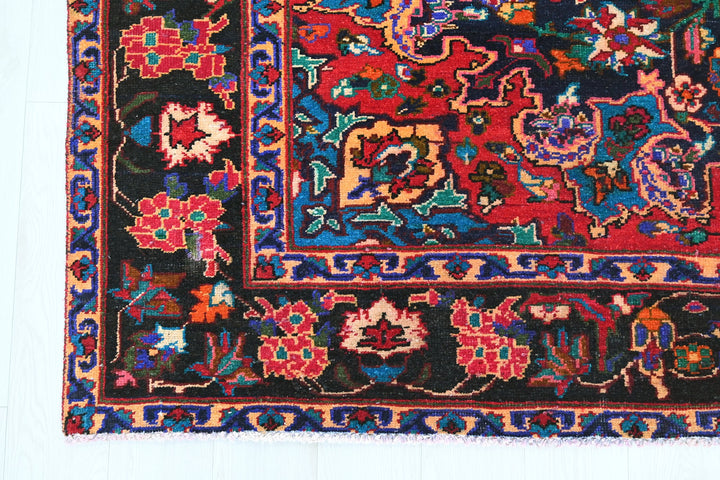 blue Large rug 6' 11" x 9' 0"