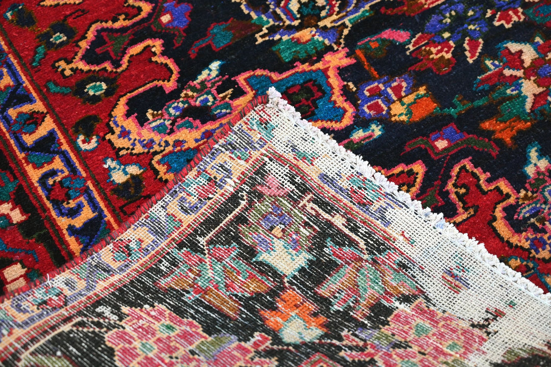 blue Large rug 6' 11" x 9' 0"