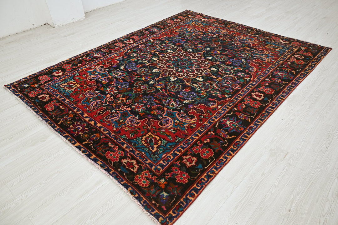blue Large rug 6' 11" x 9' 0"