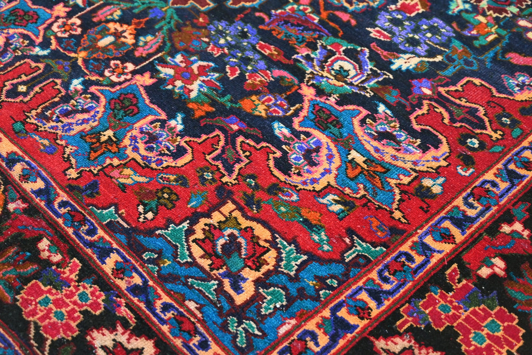 blue Large rug 6' 11" x 9' 0"