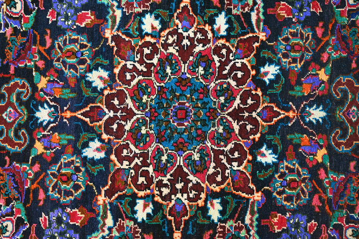 blue Large rug 6' 11" x 9' 0"