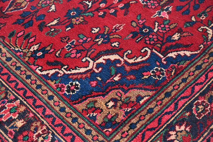 red Large rug 6' 9" x 9' 7"