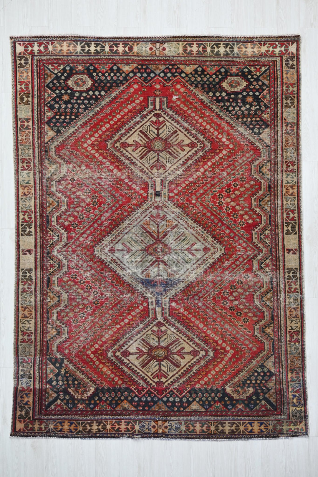 red Medium rug 6' 2" x 8' 10"