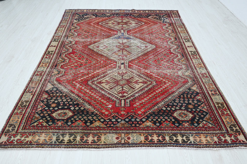 red Medium rug 6' 2" x 8' 10"