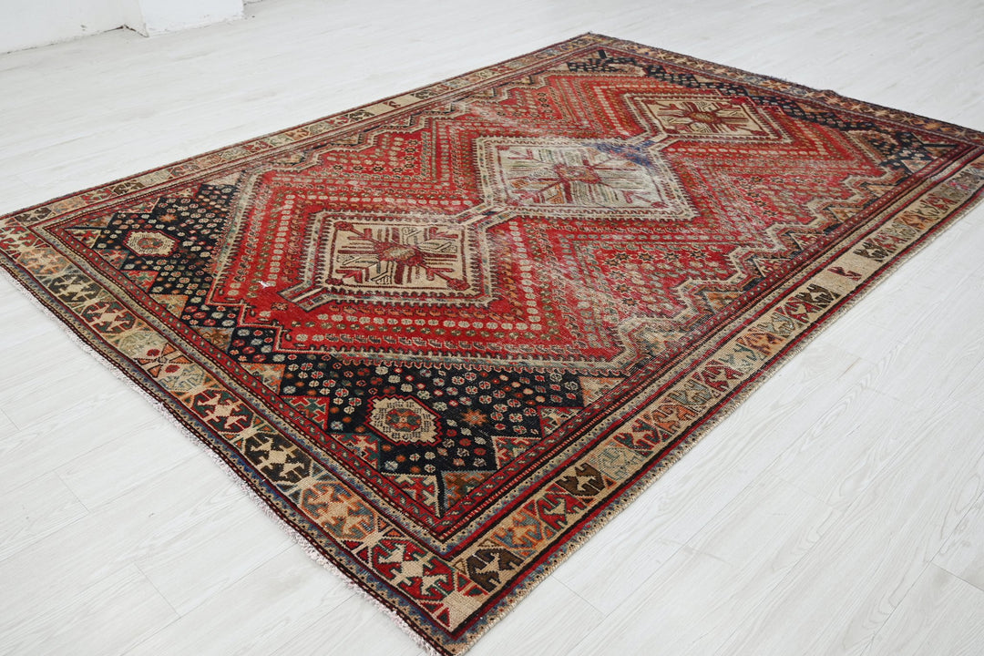 red Medium rug 6' 2" x 8' 10"