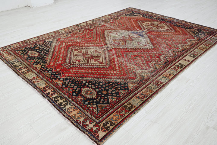 red Medium rug 6' 2" x 8' 10"