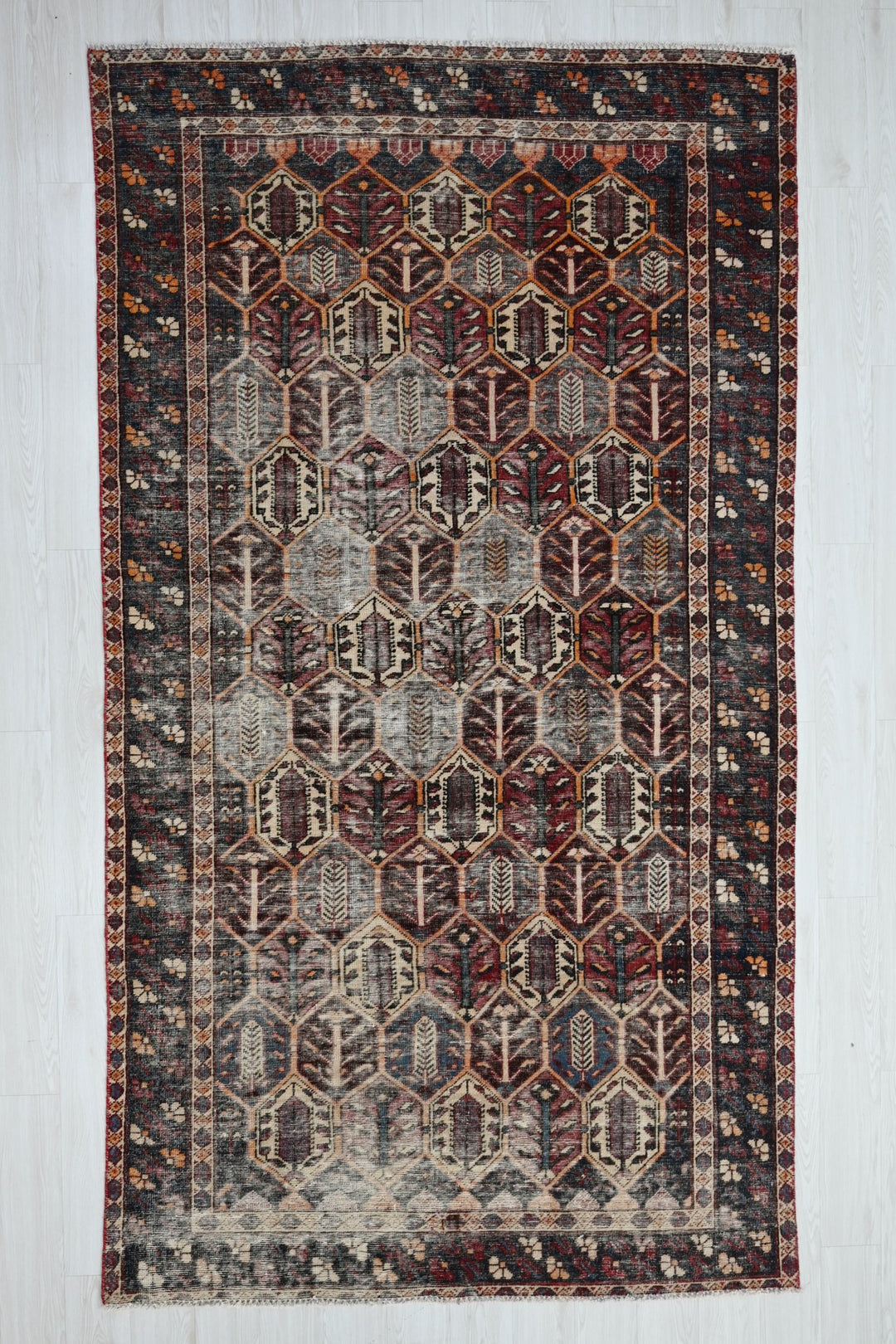 gray Large rug 5' 5" x 10' 5"