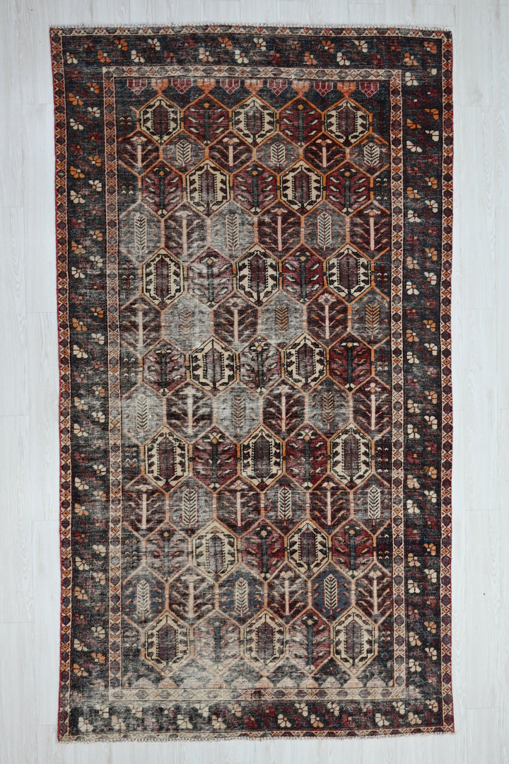 gray Large rug 5' 5" x 10' 5"