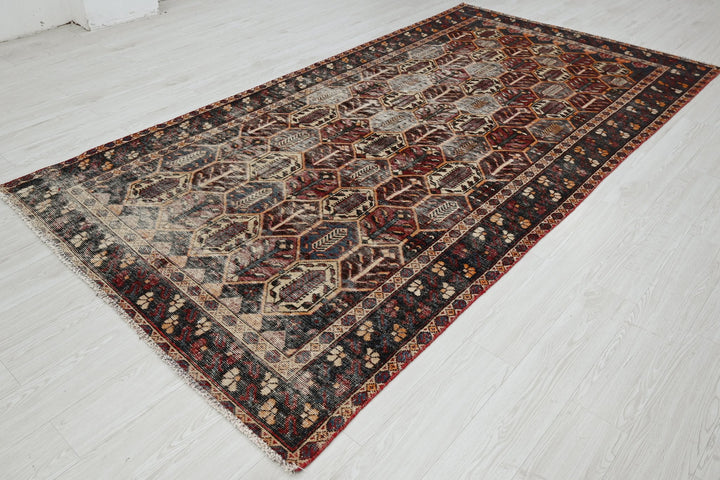 gray Large rug 5' 5" x 10' 5"