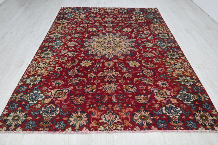 red Large rug 6' 9" x 9' 9"