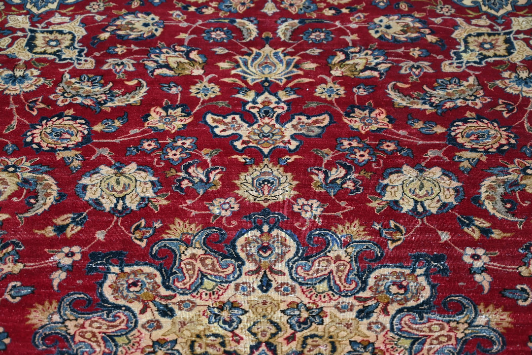 red Large rug 6' 9" x 9' 9"