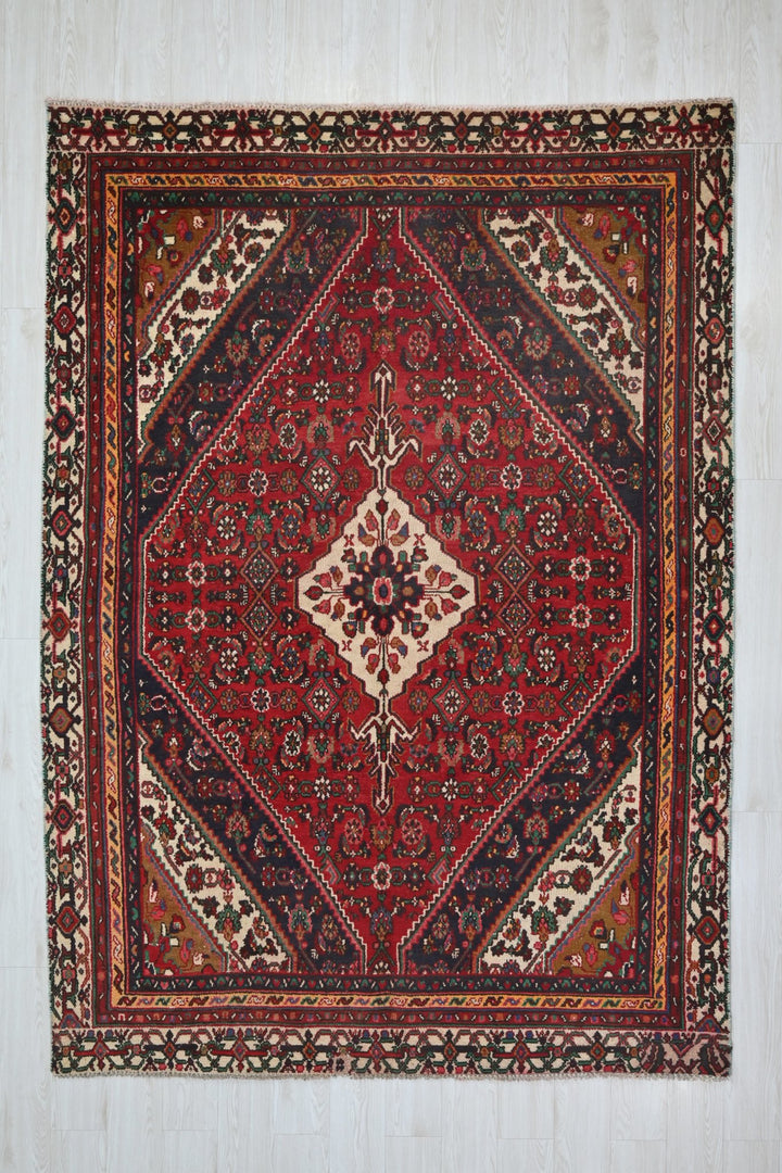red Medium rug 6' 2" x 8' 8"