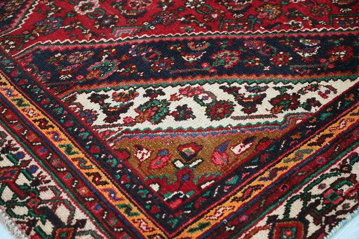 red Medium rug 6' 2" x 8' 8"