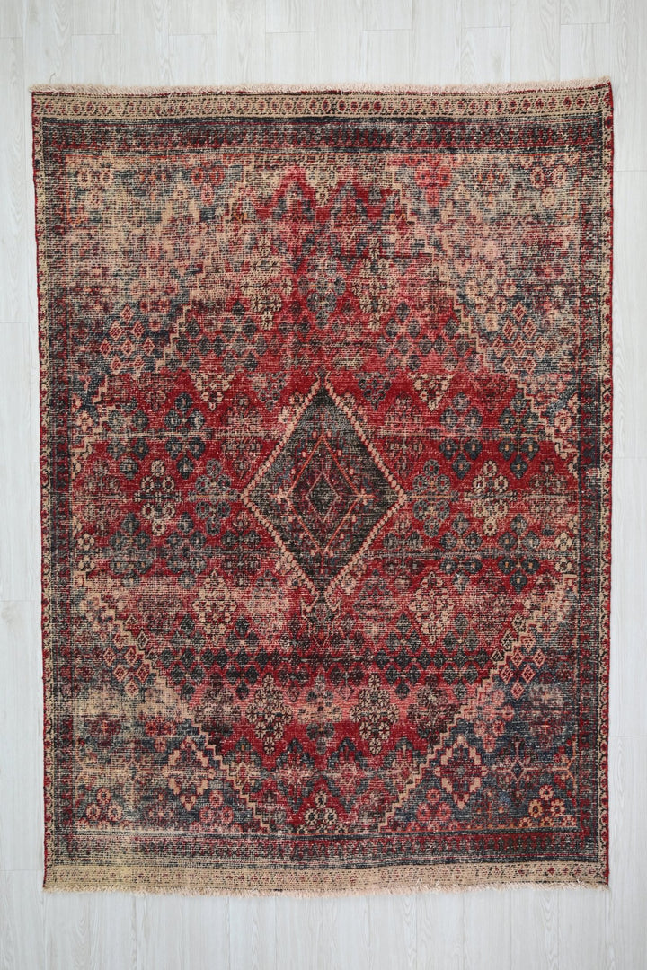 red Medium rug 5' 11" x 8' 6"