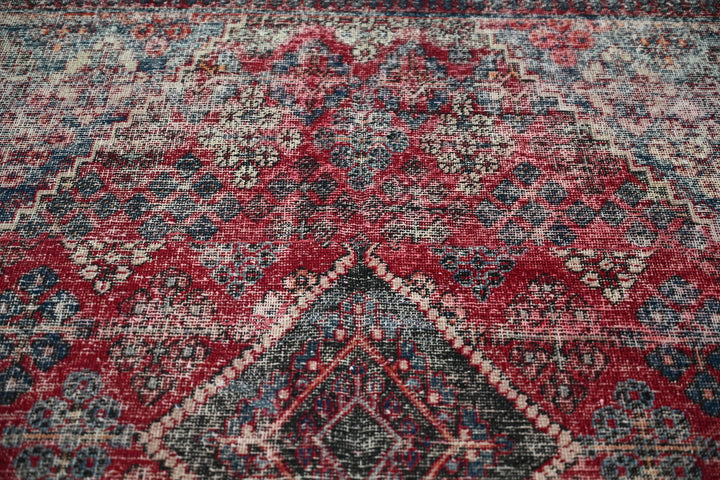 red Medium rug 5' 11" x 8' 6"